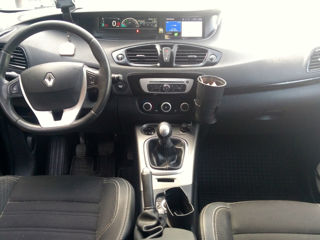 Renault Grand Scenic foto 2