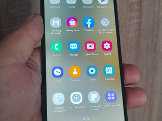 Vînd telefon Samsung a  12.