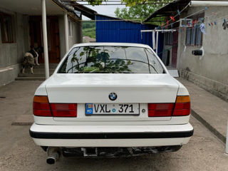 BMW 5 Series foto 2