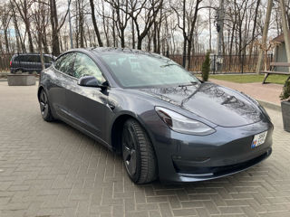 Tesla Model 3 foto 2