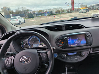 Toyota Yaris foto 8