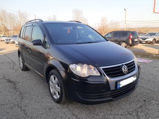 Volkswagen Touran foto 3