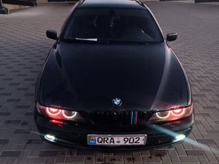 BMW 5 Series foto 5