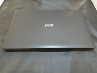 Acer Aspire E1 531 foto 3