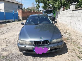 BMW 5 Series foto 8