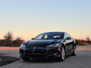 Tesla Model S foto 9