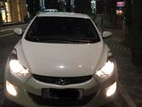 Hyundai Elantra foto 1