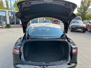 Tesla Model 3 foto 18