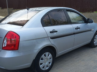 Hyundai Accent foto 5