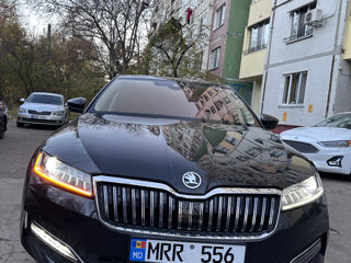 Skoda Superb foto 3