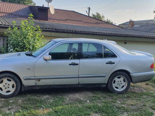 Mercedes E-Class foto 4