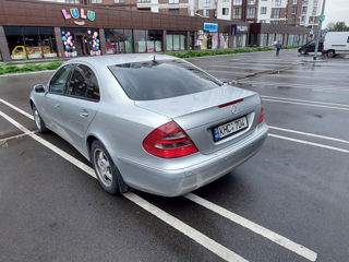 Mercedes E-Class foto 4