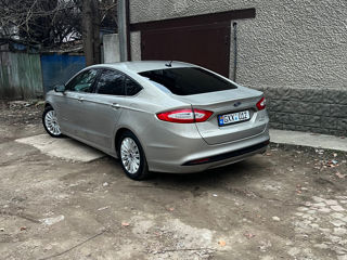 Ford Fusion foto 3