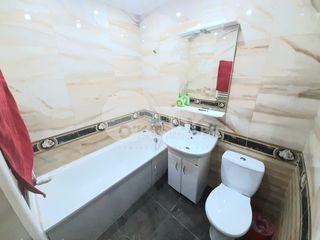 Chirie apartament, euroreparație, Centru, 250 € ! foto 5