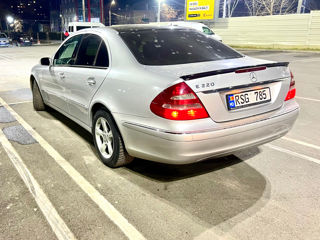 Mercedes E-Class foto 2