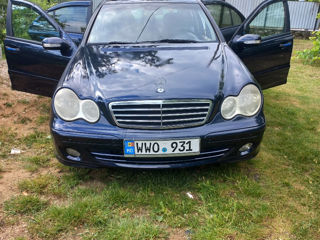 Mercedes C-Class foto 6