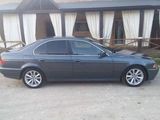 BMW 5 Series foto 1