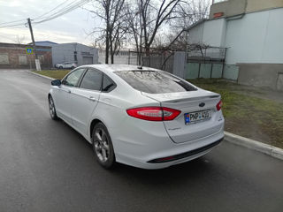 Ford Fusion foto 4