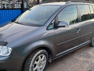 Volkswagen Touran foto 8