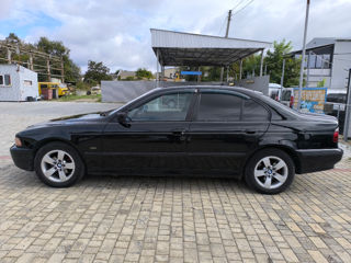 BMW 5 Series foto 4