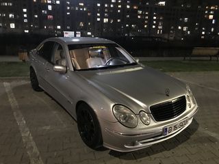 Mercedes E Class foto 2