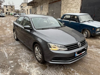 Volkswagen Jetta foto 2