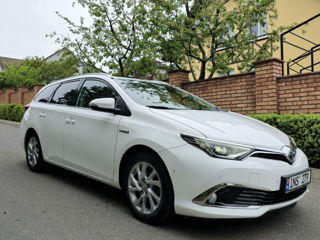 Toyota Auris foto 1