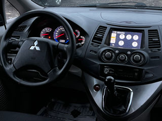 Mitsubishi Grandis foto 12