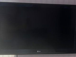 Телевизор LG 43" - 109см foto 1