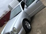 Mercedes E Class foto 9