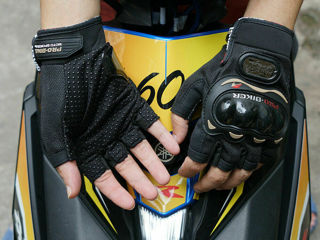 Отличного качества спортивные перчатки для занятия спортом foto 7