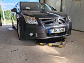 Toyota Avensis foto 7