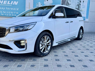 KIA Carnival foto 2