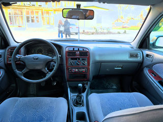 Toyota Avensis foto 11