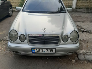 Mercedes E-Class foto 3