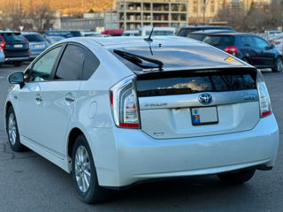 Toyota Prius фото 9