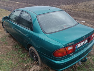 Mazda 323 foto 4