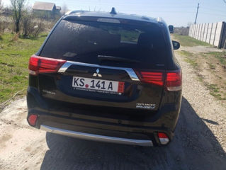 Mitsubishi Outlander foto 4