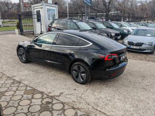 Tesla Model 3 foto 8