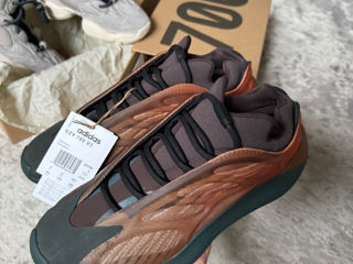 Yeezy boost 700 фото 2
