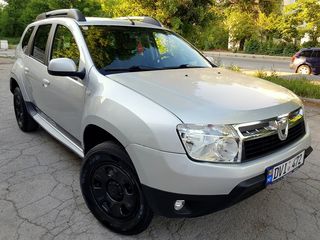 Dacia Duster фото 1