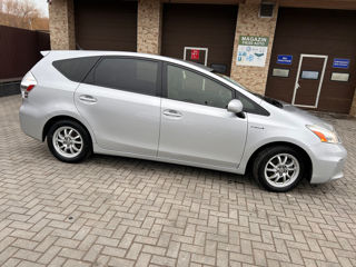 Toyota Prius v