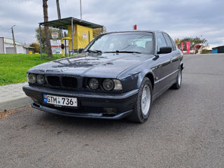 BMW 5 Series foto 2