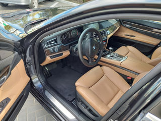 BMW 7 Series foto 8