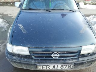 Opel Astra foto 1