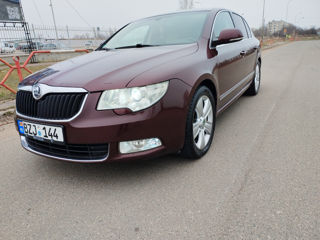 Skoda Superb 2.0 tdi avtomat Машина свободна viber / whatsapp 24/7 foto 4