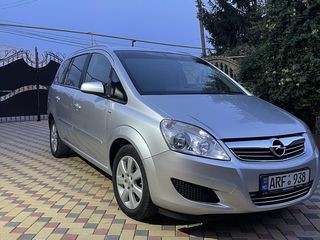 Opel Zafira foto 1