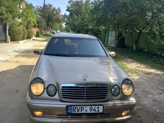 Mercedes E-Class foto 4