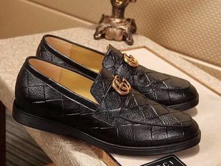 Брендовое обувь на месте  Gucci Versace Louis Vuitton foto 1
