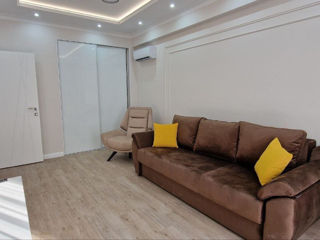 Apartament cu 2 camere, 65 m², Sculeni, Chișinău foto 3